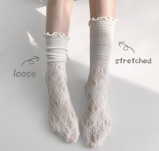 Ultra-fine Floral Patterned Breathable Ankle Socks with Lace Frills